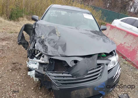 2007 Toyota Camry Ce/Le/Xle/Se z USA, uszkodzony, nr VIN 4T1BE46K27U159420